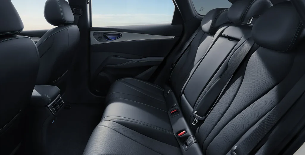 BYD-Seal-6-DM-I-Boost-Touring-interior-trasera