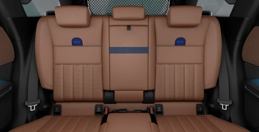 Mini-Countryman-D-Favoured-120kW-interior-trasera