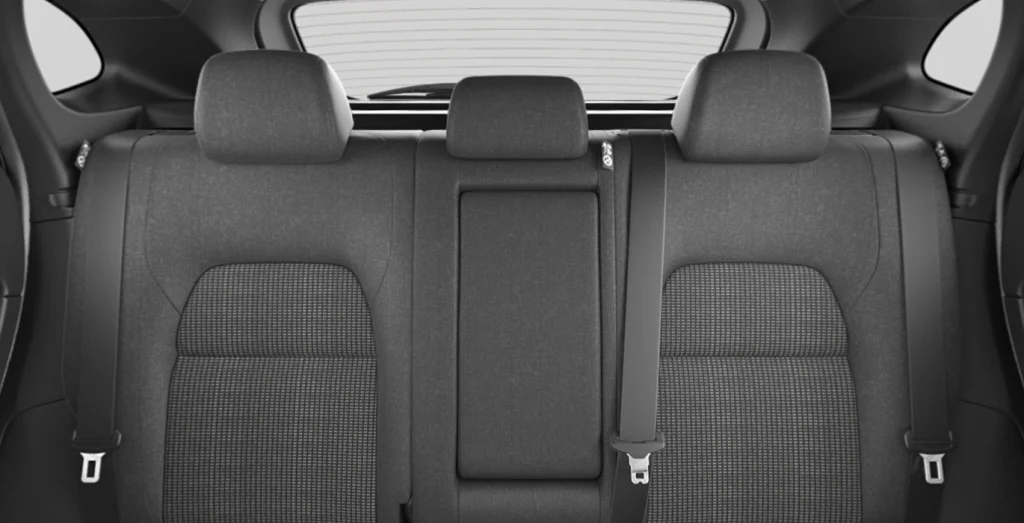 NISSAN-Qashqai-DIG-T-116kW-158CV-MHEV-CVT-Acenta-interior-trasera